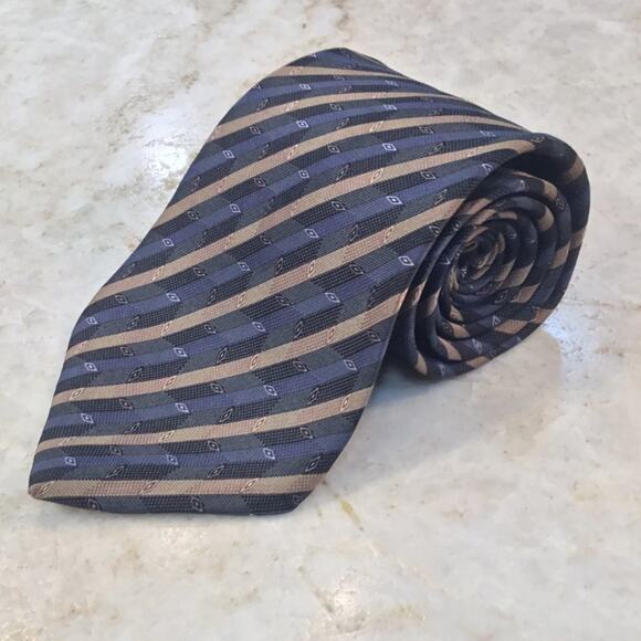 DKNY SILK TIE, - Picture 8 of 8